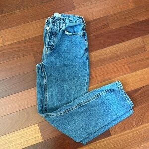 Everlane 90s cheeky Jean